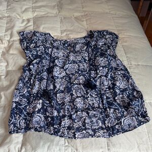 Lucky Brand Navy and White Floral Flutter Sleeve Top